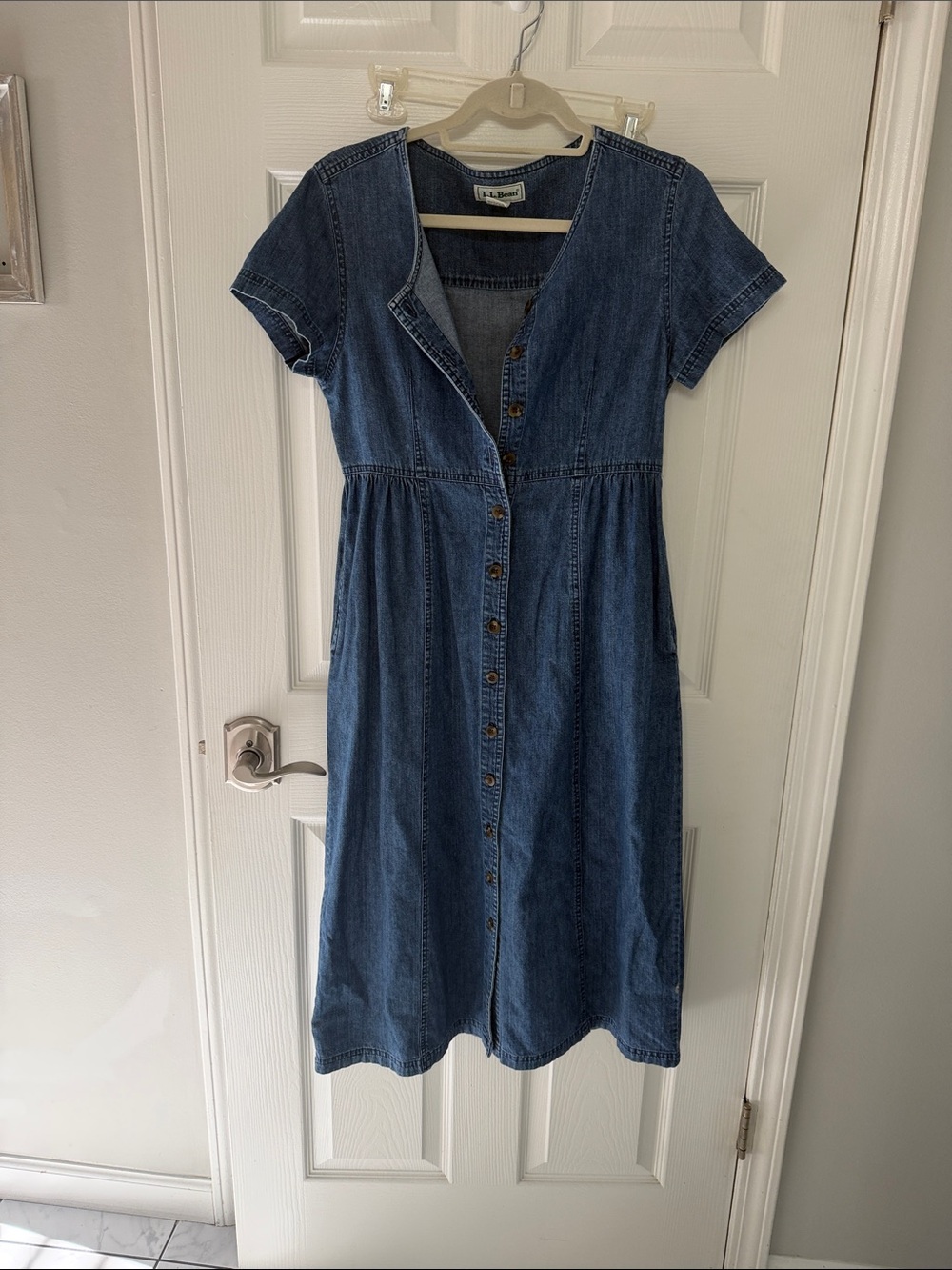Vintage LLBean denim midi dress features a button-front design  4P jumper Y2K